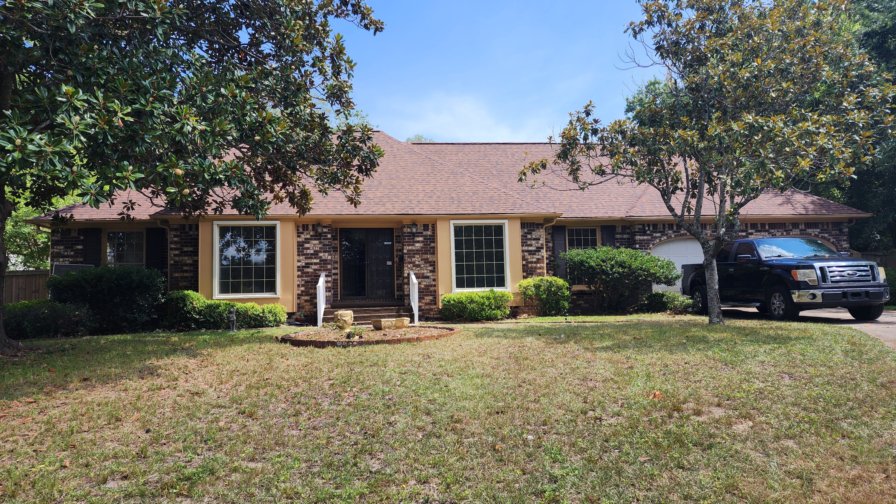 900 Trowman Lane